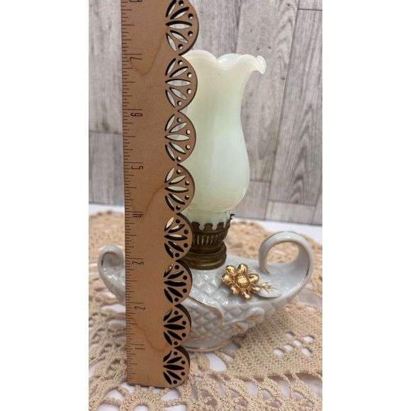 Vintage Mini Oil Lamp Aladdin Genie Porcelain Gold and White Tilso Japan - Picture 8 of 8